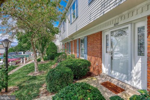 624 Allenview Dr, Navy Sup Dpt, PA 17055-6181
