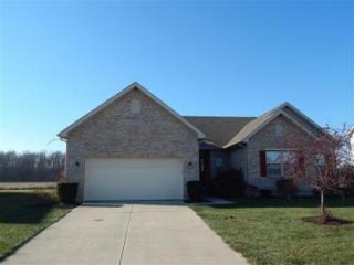 135 Springhouse Dr, Englewood, OH 45322-8795