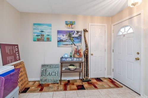 2302 Arby Ct, North Wantagh, NY 11793-3852