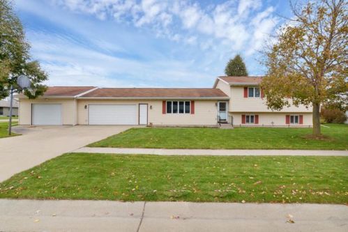 1032 Oriole St, Waupun WI  53963-1270 exterior