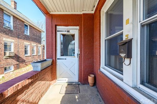 271 Woodbridge Ave, Woodbridge, NJ 07095-3330