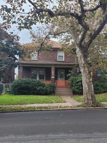 7202 Whipple St, Pittsburgh, PA 15218-2010