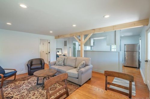 21 Railroad St, Kent CT  06757-1506 exterior
