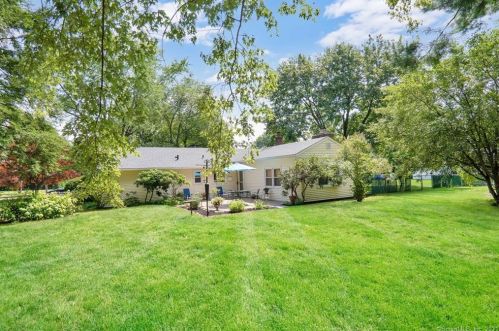 45 Sherman Rd, Glastonbury CT  06033-2911 exterior