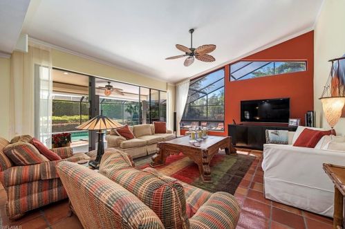 404 Charleswood Ln, Naples, FL 34105-1303