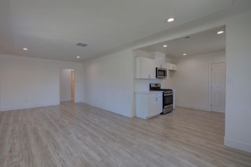 202 Camellia Way, Modesto CA  95354-2817 exterior