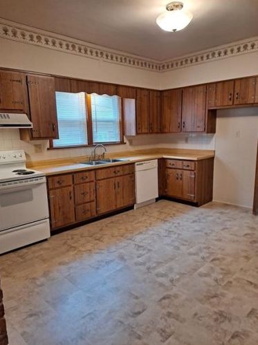 311 7th St, Jeannette PA  15644-1707 exterior