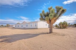6575 Smoke Tree Rd, Phelan, CA 92371-7187