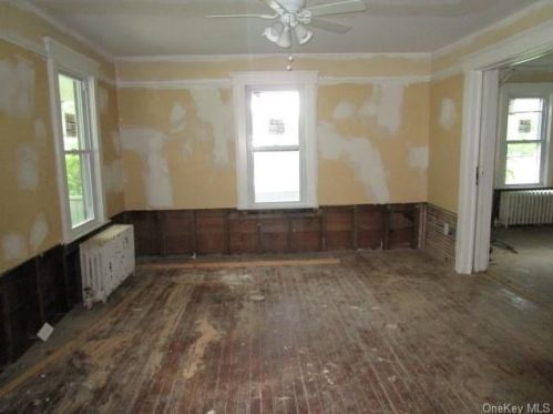 21 Fulton Pl, Hillburn NY  10931-1178 exterior