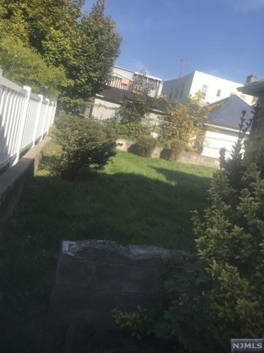 1442 45th St, North Bergen NJ  07047-2722 exterior