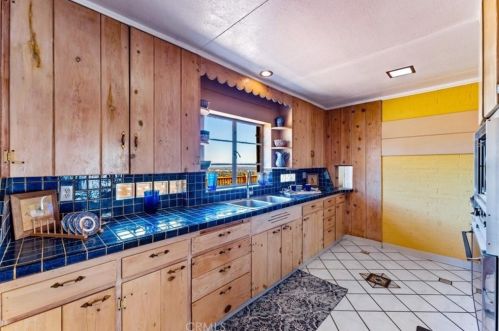 1136 Avocado Crst Rd, La Habra CA 90631-8108 exterior