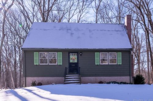 11 Tanglewood Ln, Manchester, CT 06043-7820