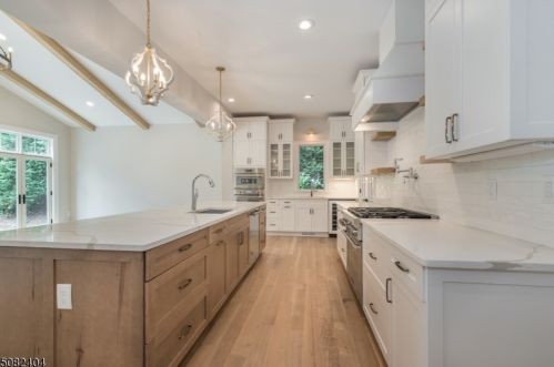 71 Llewellyn Rd, Montclair NJ  07042-2030 exterior