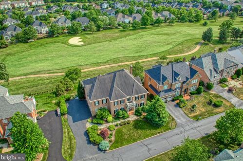 43527 Butler Pl, Leesburg VA 20176-7428 exterior