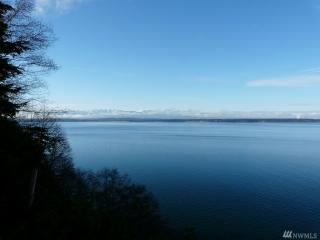 3442 Marine View Dr, Greenbank WA  98253-9748 exterior