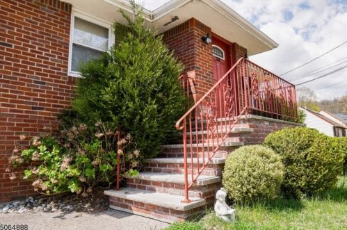 233 Ryerson Ave, Paterson NJ  07502-1110 exterior