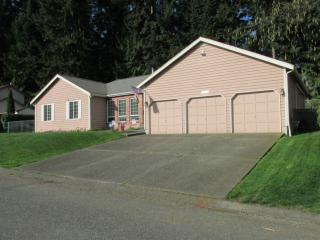8508 Bender Cir, Bremerton, WA 98311-8824