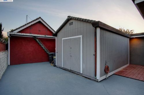 2255 Dracena St, Hayward CA 94545-4219 exterior