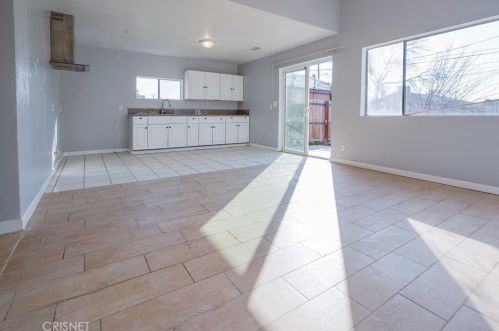 809 Vine Dr, Bakersfield CA  93307-3944 exterior