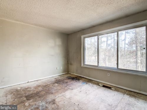 2238 Southgate Sq, Herndon VA  20191-1229 exterior