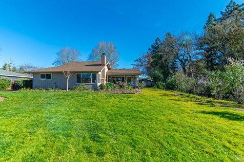 6395 Meadow Creek Ct, Santa Rosa CA  95409-5810 exterior