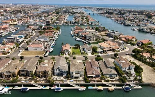 4157 Hemlock St, Oxnard CA  93035-1441 exterior