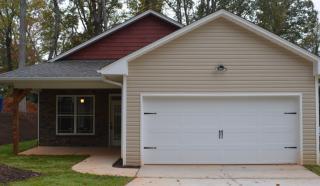 2614 Fairlawn Dr, Winston Salem, NC 27106-3802