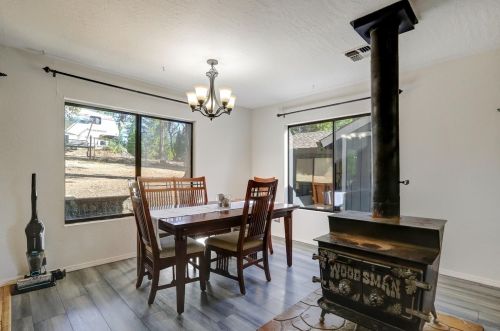 16463 Pine Knoll Rd, Grass Valley CA  95945-8433 exterior