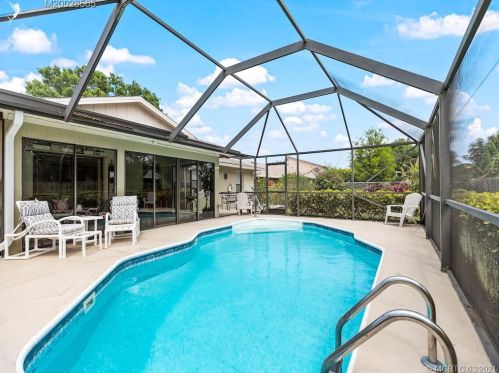 2526 Victory Ave, Fort Pierce, FL 34952-6775