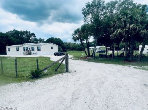 1511 Palomino Dr, Moore Haven, FL 33471-5763