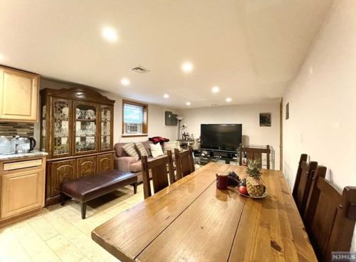 94 Maitland Pl, Outwater NJ  07026-1230 exterior