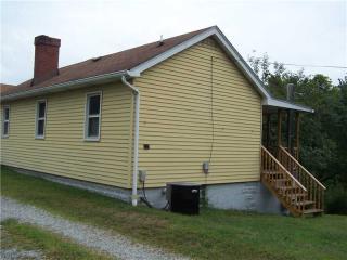 12 Cracker Jack Rd, Monongahela, PA 15063-3302