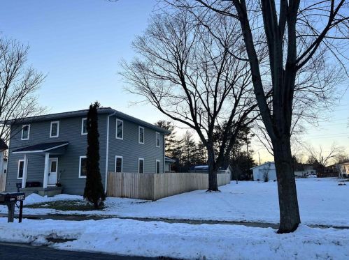 311 Lincoln St, Poynette, WI 53955-8939