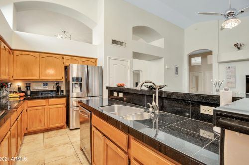 16010 13 Pl, Phoenix AZ 85042-5664 exterior