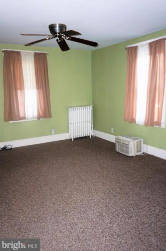 527 Latona Ave, Trenton NJ 08618-2439 exterior