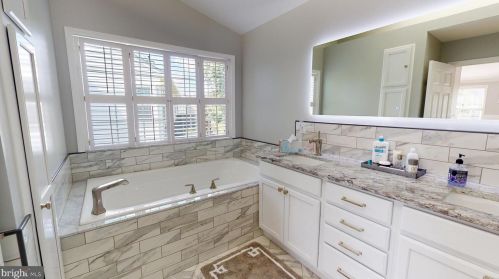 9101 Sainsbury Ct, Bristow VA  20136-1770 exterior