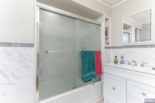 7 2nd Ave, West Milford NJ  07480-3317 exterior