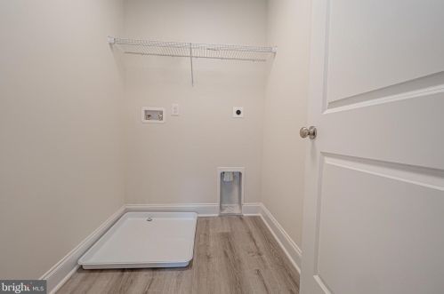 706 Hornblende Ave, Kennett Sq PA  19348-3614 exterior