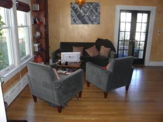 1321 63rd St, Seattle WA  98115-6717 exterior