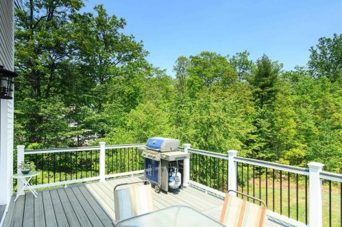 11 Lynwood Rd, Raymond NH  03077-1876 exterior