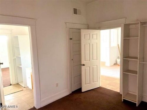 329 12 St, Phoenix AZ 85086-6477 exterior