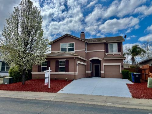 9628 Holly Glen Way, Elk Grove, CA 95757-8306