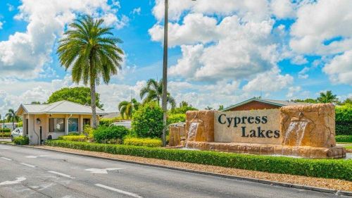 5076 Alfred Dr, West Palm Beach, FL 33417-1008