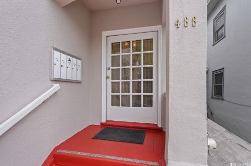 488 41 St, Oakland CA 94609-2466 exterior