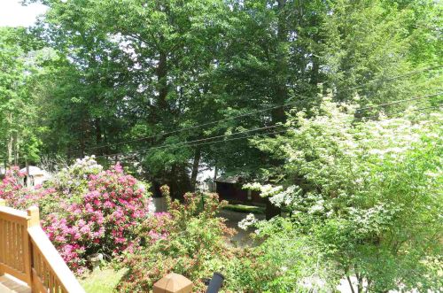 15 Newman Dr, Northwood, NH 03261-4326