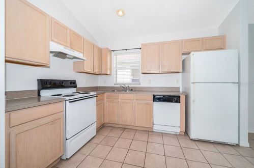 5642 Rywood Dr, Orlando, FL 32810-6608
