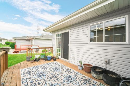 11625 Homestead Vlg Ct, Dyer IN 46373-9141 exterior