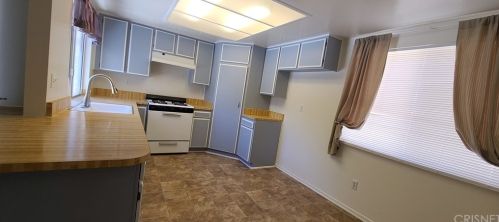 28535 Winterdale Dr, Santa Clarita CA  91387-3136 exterior