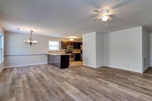2047 River Birch Dr, Amelia OH  45102-2320 exterior