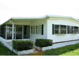 532 Skyline Dr, Lakeland, FL 33801-6418